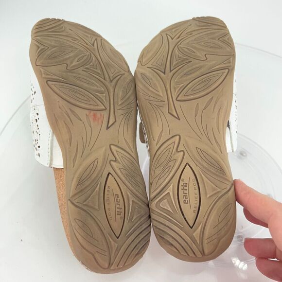 Earth Women's Sand Antigua Sandal Size 7 Low Wedge Slide White Straps Buckle - Picture 10 of 12